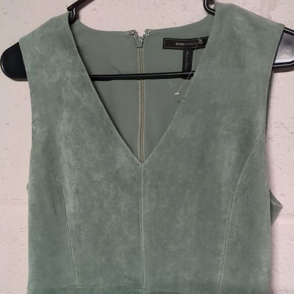 BCBG Max Azria Faux Suede Peplum V Neck Sleeveless Blouse Size XXS - Picture 2 of 5
